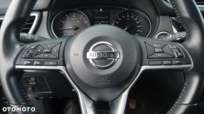 Nissan Qashqai 1.2 DIG-T N-Connecta EU6 - 17