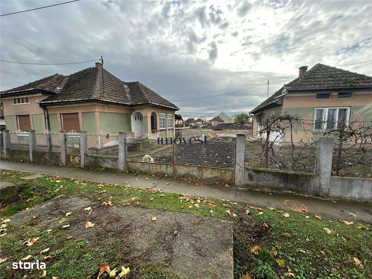 Casa de vanzare in Petin-0