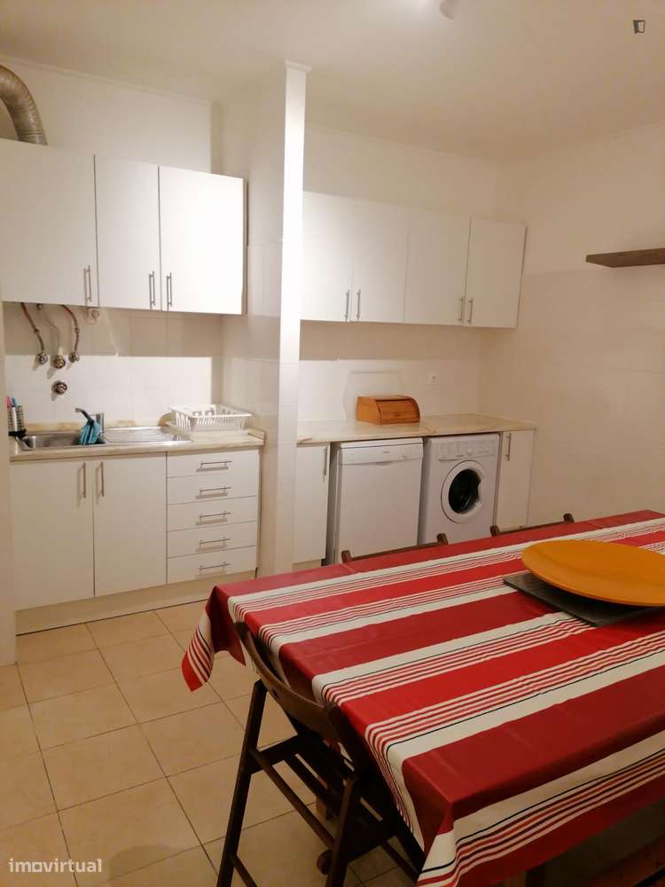 Quarto - localizado em Bairro Alto Lisbon - Grande imagem: 4/13