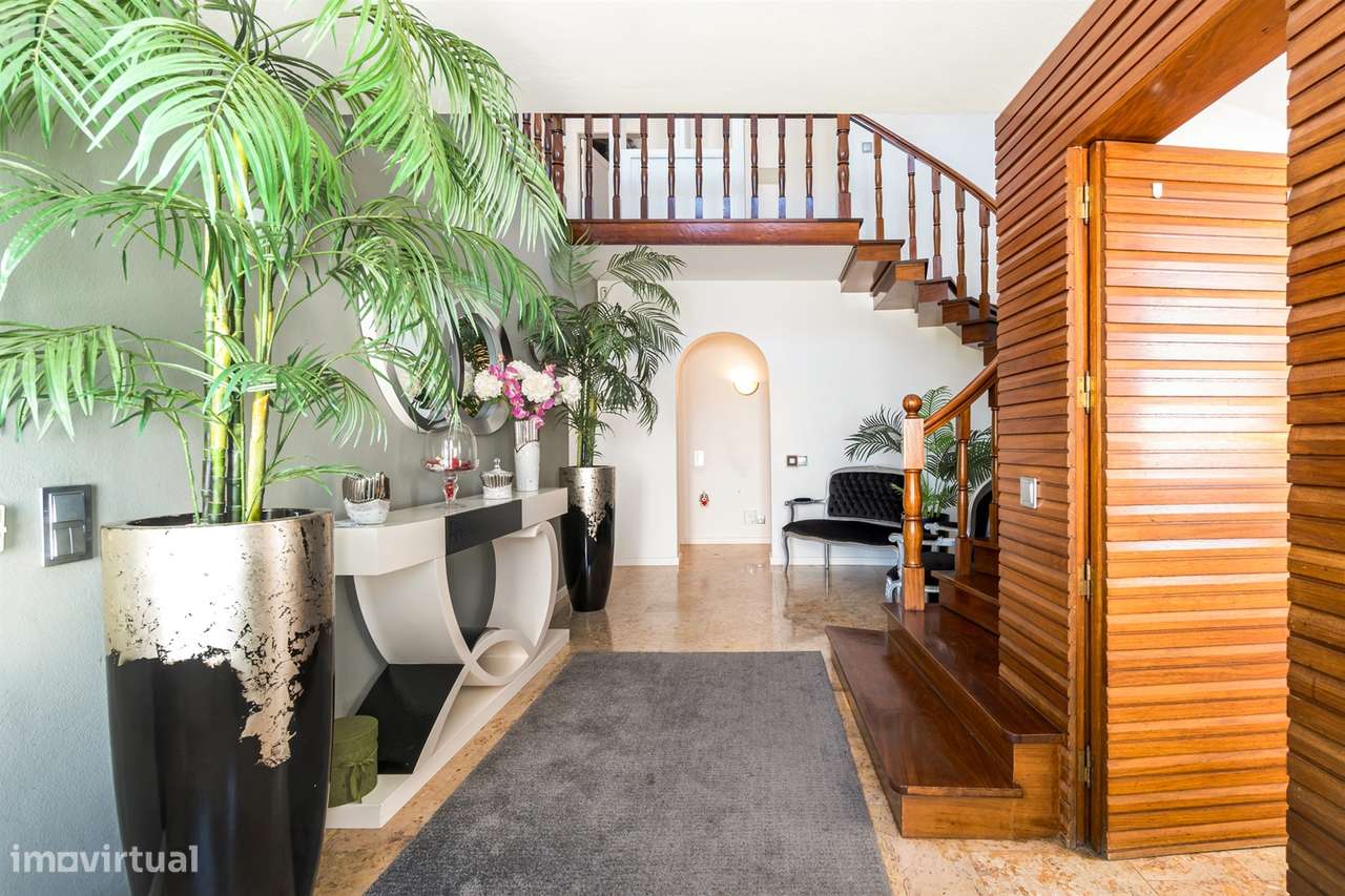 Excelente moradia T7+4 bem localizada em Portimão - Grande imagem: 2/42