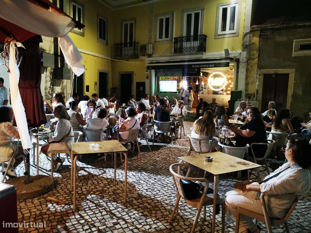 Trespasse com arrendamento de imóvel em Praça da República 14, Moita-11