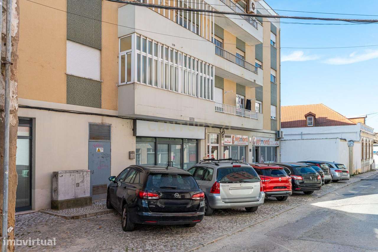 Apartamento T3 com Vista Panorâmica no Montijo-21