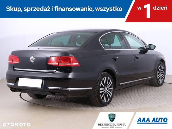 Volkswagen Passat - 6