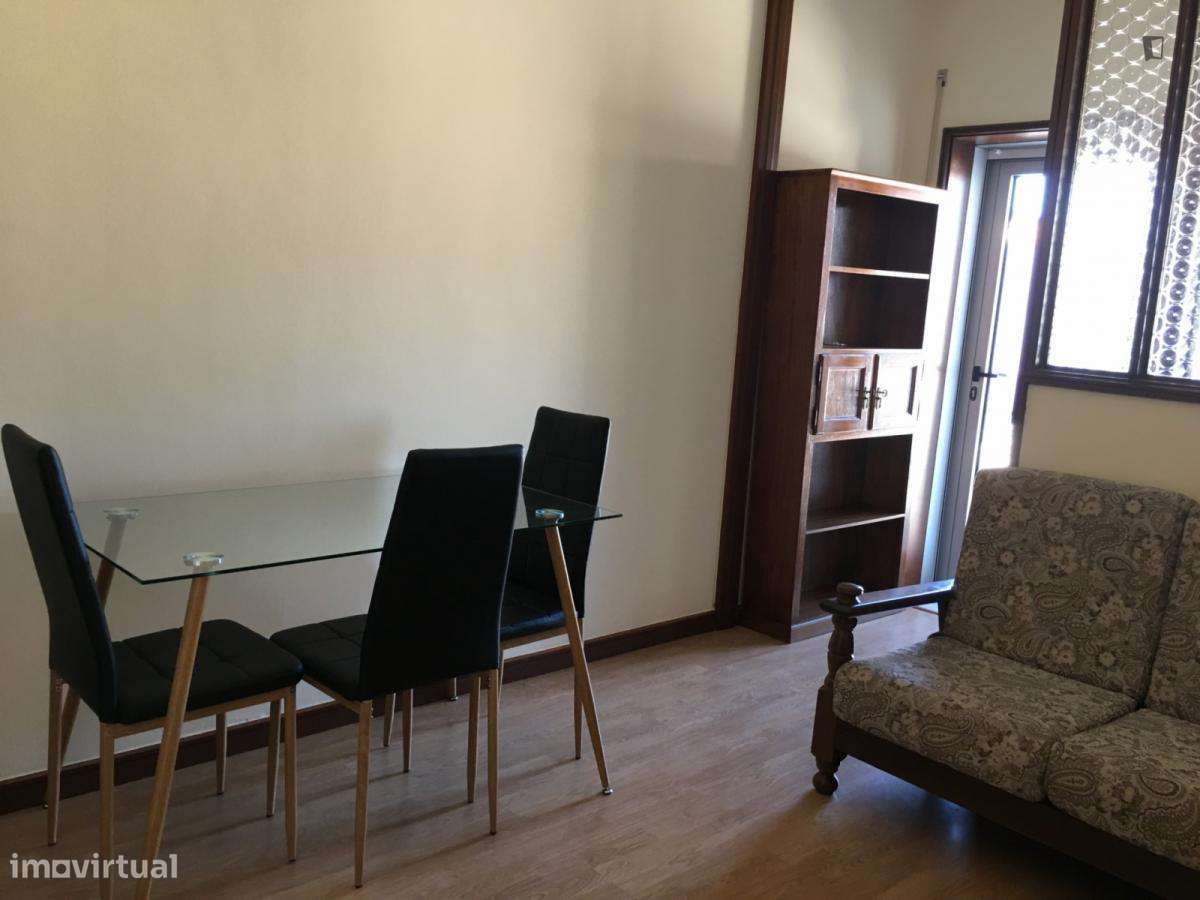Apartamento com 1 quartos - localizado em Cedofeita Porto - Grande imagem: 2/9