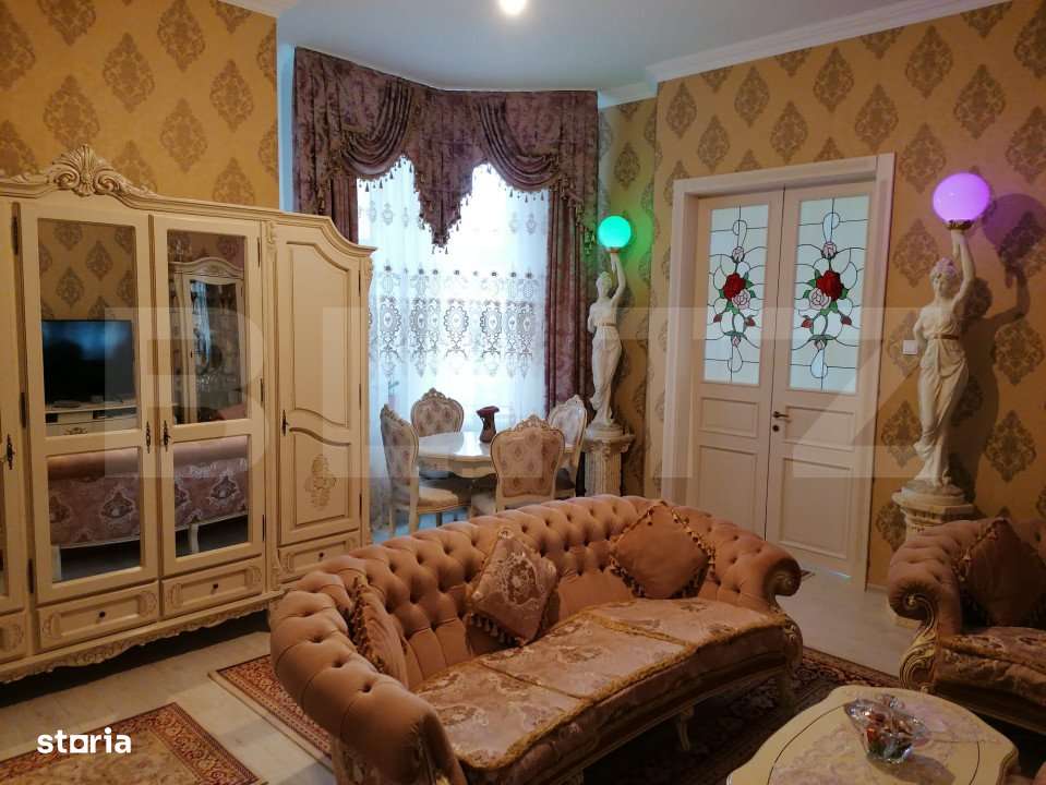 De vanzare apartament 3 camere, ultracentral , cu acoperis - Imagine principală: 4/12