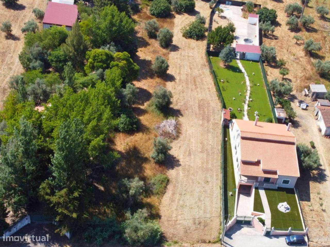 Terreno 4.400m2 e com possibilidade de construção - Grande imagem: 4/7