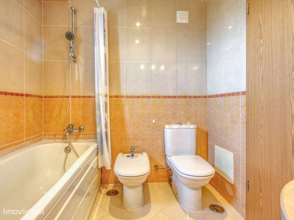 Apartamento T3 com arrecadação em Corroios-13