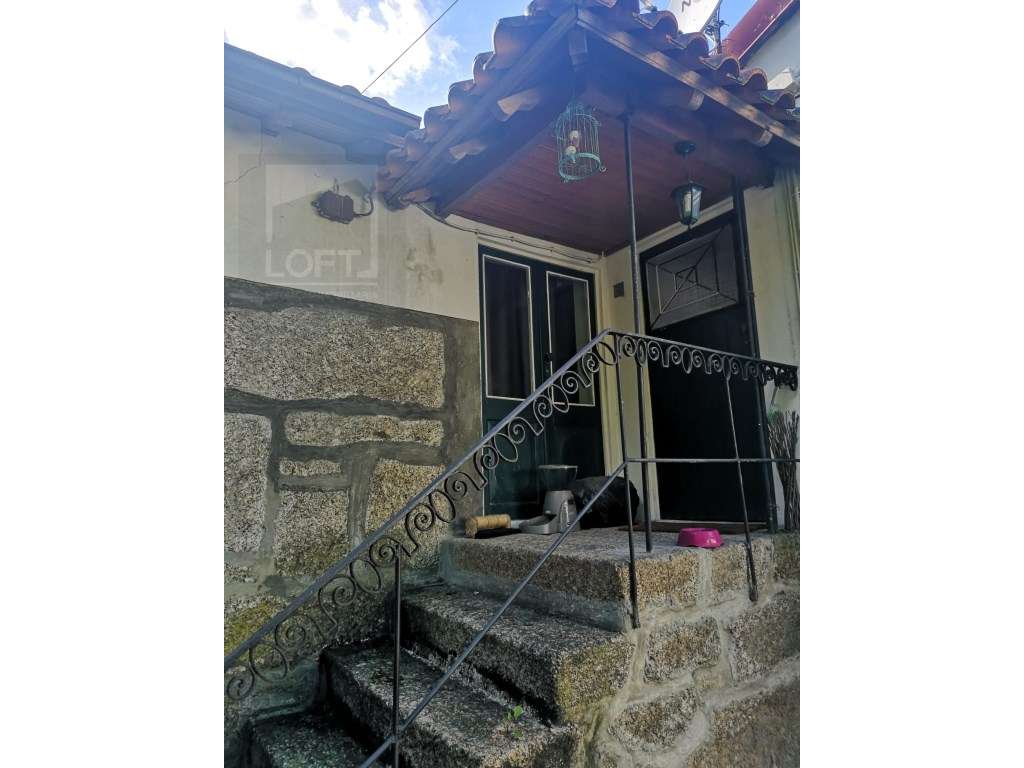 Condomínio com 6 Moradias V2 /V3 Mobiladas e Equipadas-11