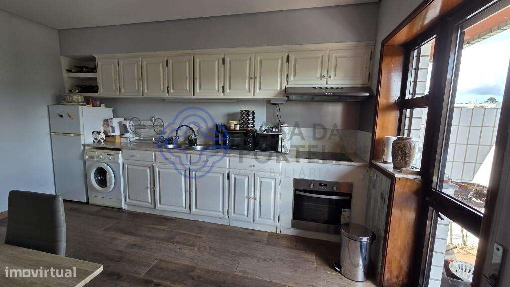 Apartamento T2 com garagem, jardim privativo e excelente localização - Grande imagem: 2/19