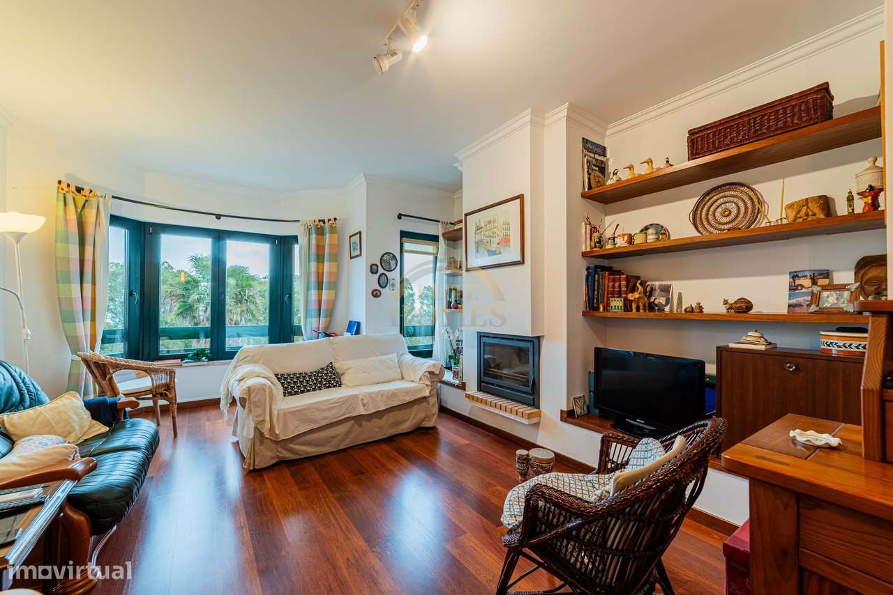 Apartamento T2 com vista rio e mata Jamor, Cruz Quebrada. - Grande imagem: 3/28