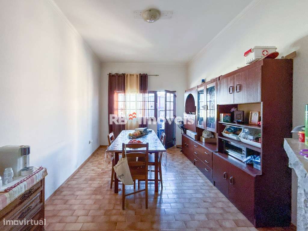 Apartamento T3 com sótão forrado, na zona norte da cidade - Grande imagem: 3/25