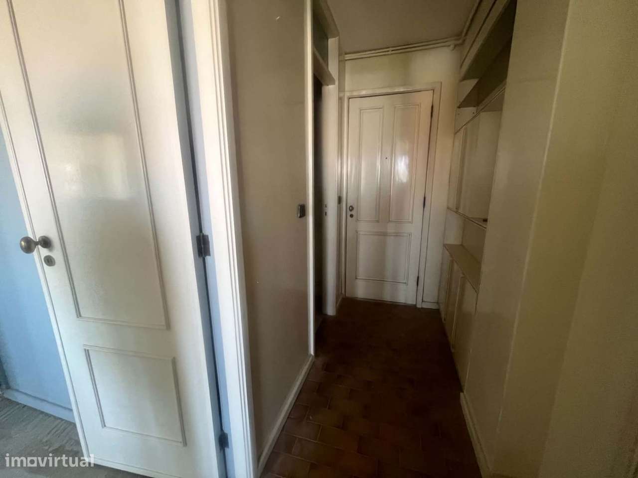 Apartamento T1 no centro do Porto com garagem-8