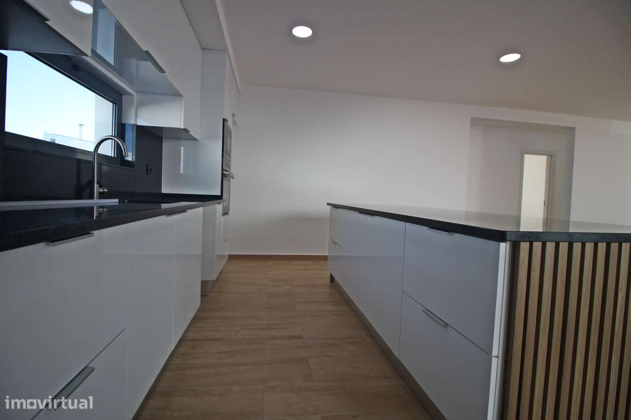 Moradia Térrea Isolada T3 Nova em lote de 340m2 em Fernão Ferro-5