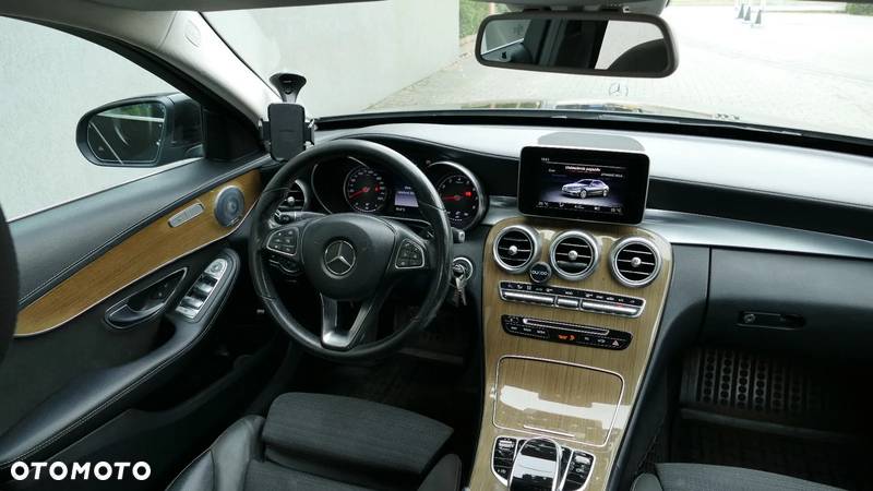 Mercedes-Benz Klasa C 200 4-Matic 9G-TRONIC - 6