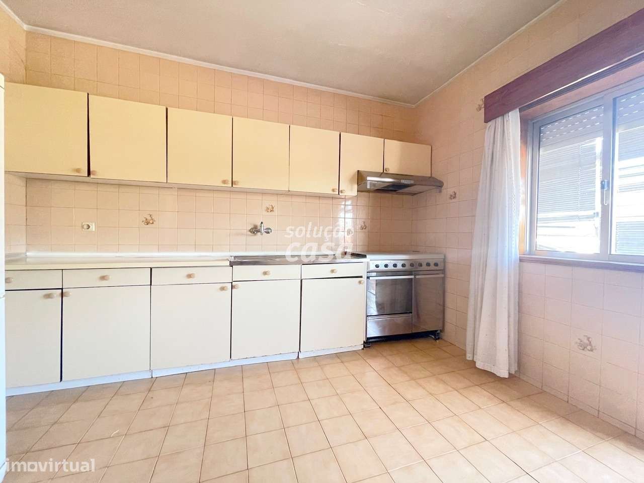 Apartamento T3 com Lugar de Garagem, localizado a 650 metros da Estaçã-7