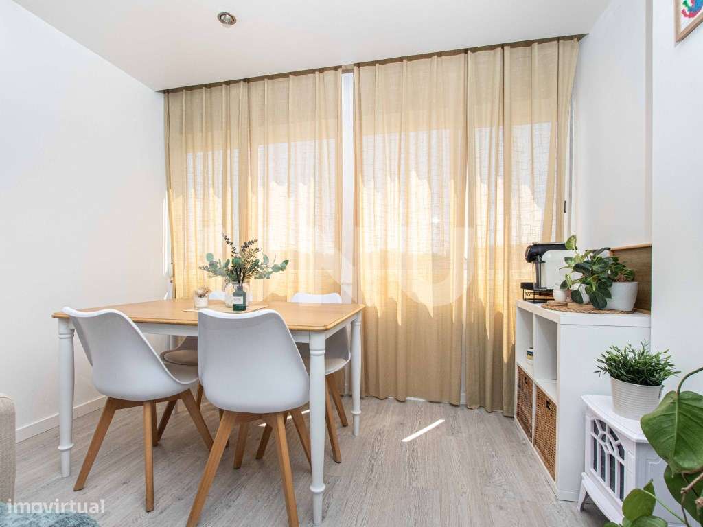 Apartamento T2 remodelado em Vialonga!-6