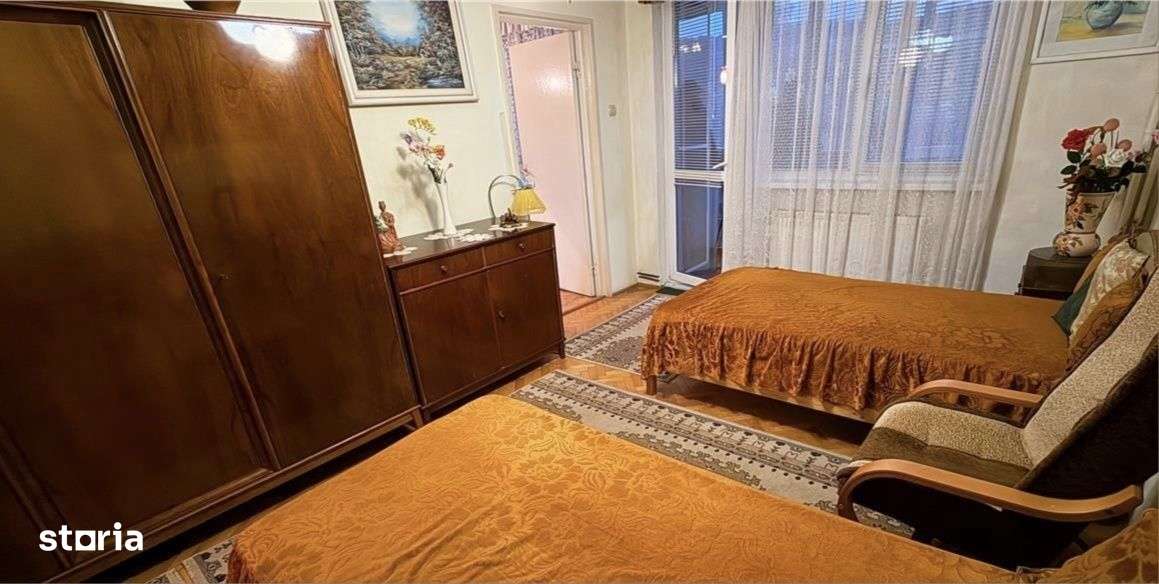 Apartament luminos cu 2 camere, zona Dambu-3