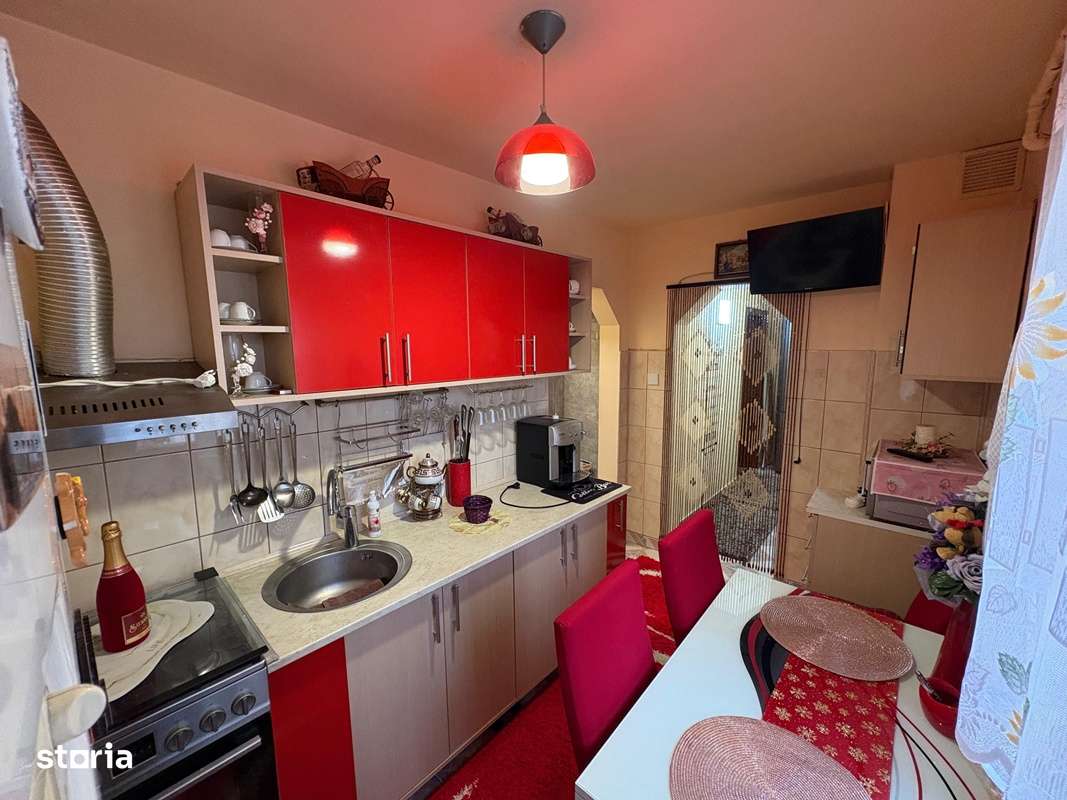 cv 166 Bd.Bucuresti -central, apartament 2 camere , etaj intermediar-0