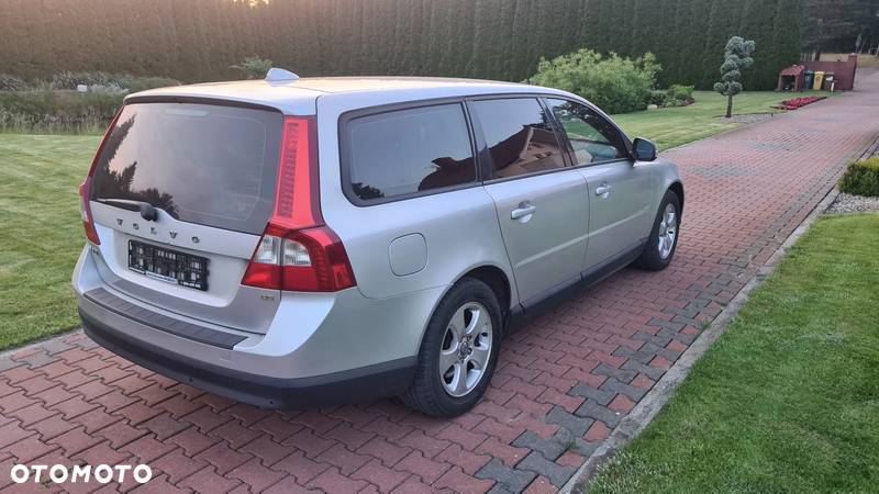 Volvo V70 2.4D Kinetic - 3