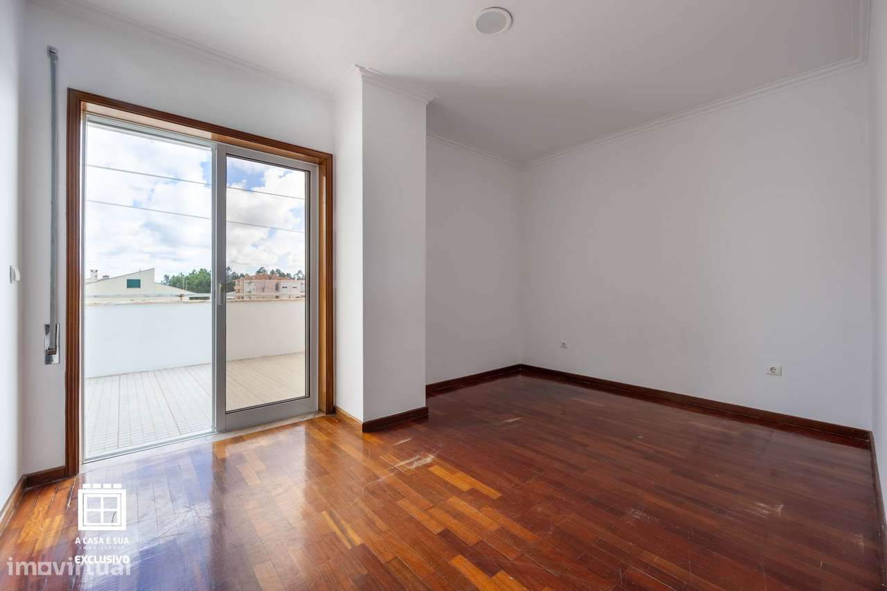 Andar Moradia T4 duplex c área total 213 m2 em São João de Ver - Feira-14