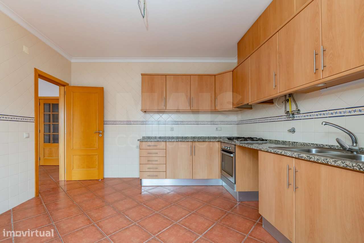 Apartamento T2 em Salvaterra de Magos com elevador, parqueamento e ... - Grande imagem: 4/30