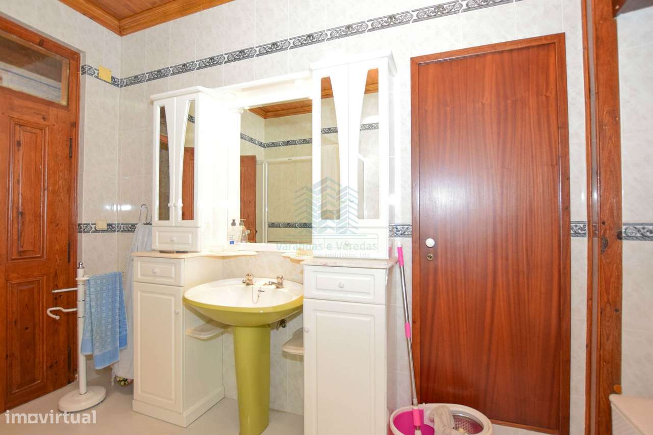 Moradia T7 com Garagem e Armazém - Alcorochel - Torres Novas-24