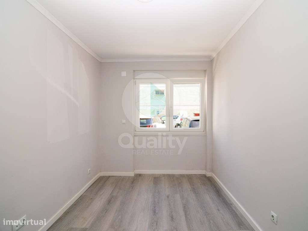 Apartamento T2 totalmente remodelado, localizado numa das zonas mai...-14