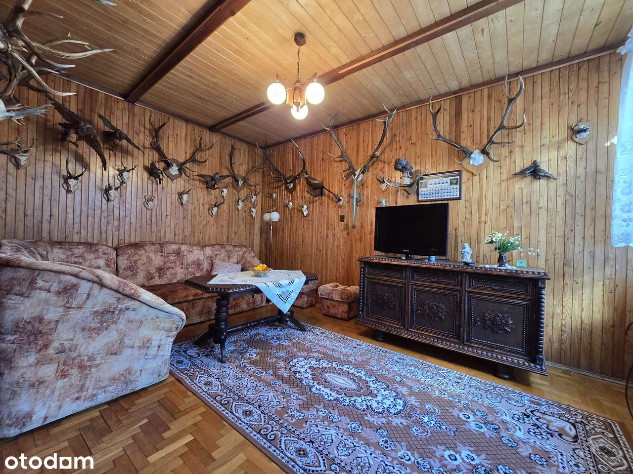 Bardzo zadbany dom do zamieszkania z pompą ciepła i panelami-5