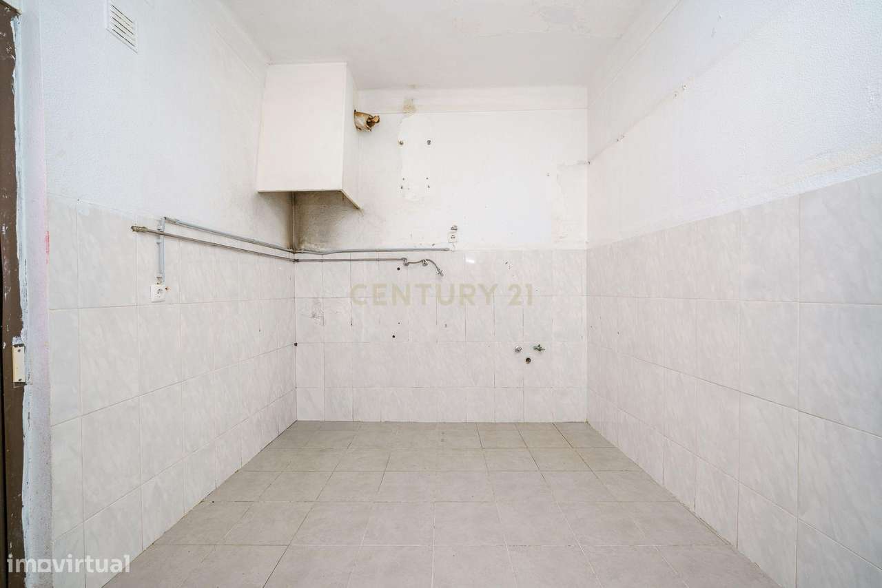 APARTAMENTO T6 NO CORAÇÃO DA CIDADE, EM SETÚBAL-23