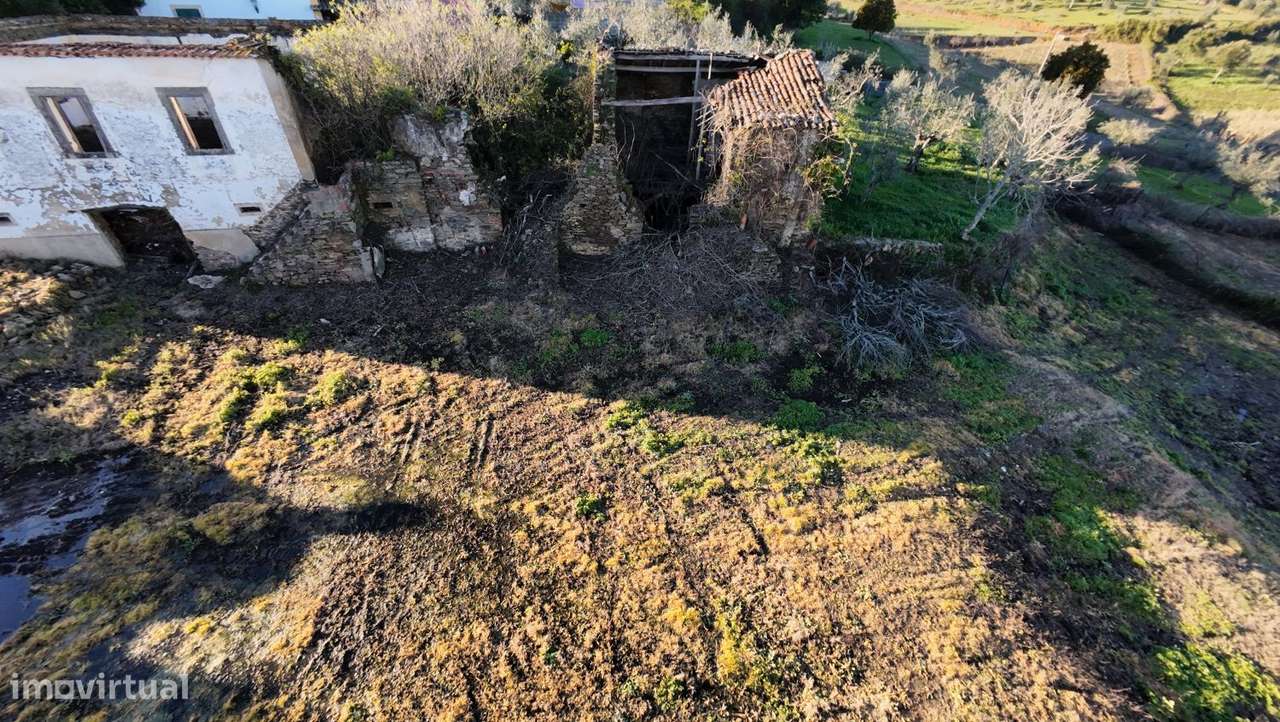 Ruína e Terreno com 8.680 m2 nas Olalhas, para Construção de Moradi - Grande imagem: 4/36