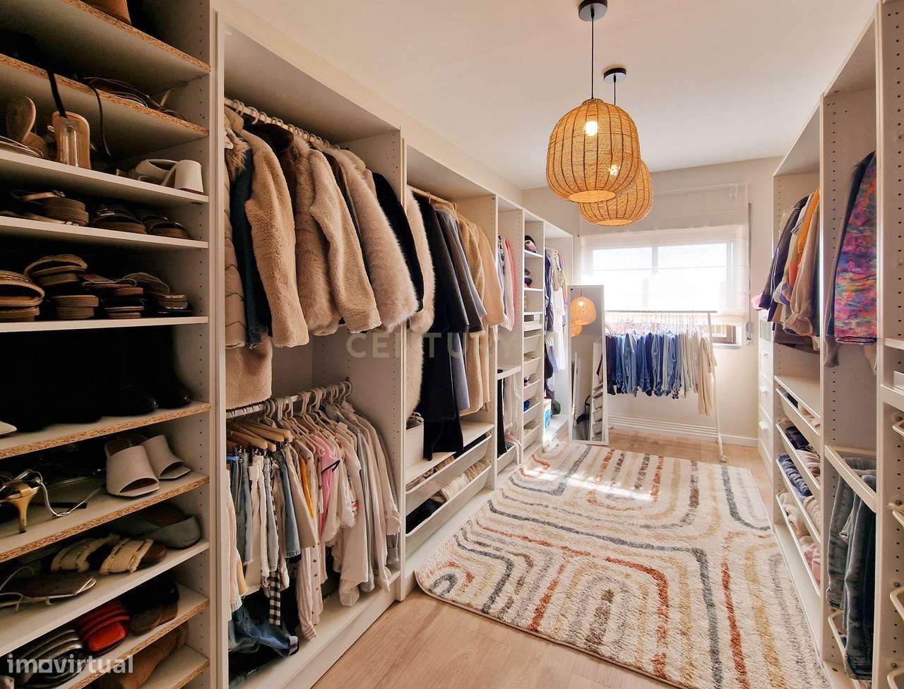 Excelente apartamento de 4 assoalhadas RENOVADO recentemente, com ampl-16