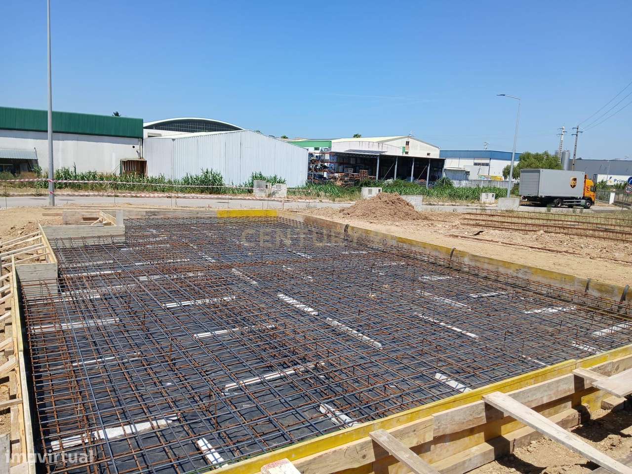 Magnífica Moradia T3 com Piscina em Localização Central - Carregado-5
