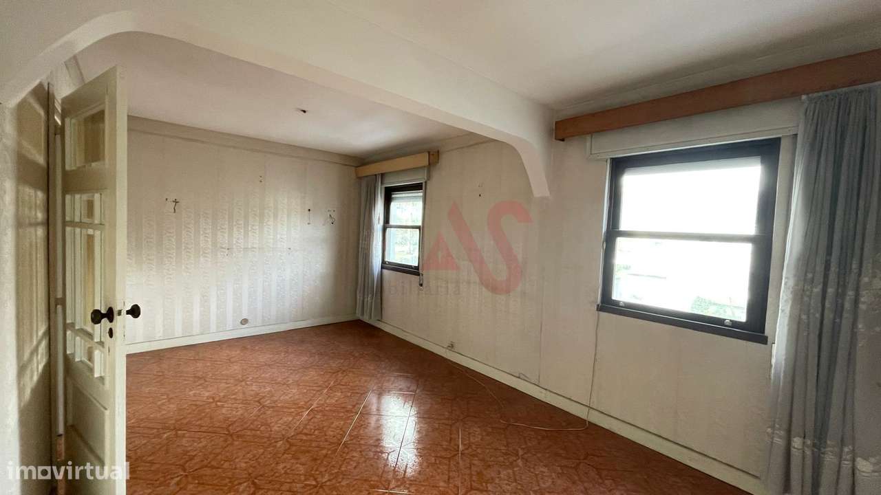 Apartamento T2 com Varanda: O Equilíbrio Perfeito no Coração de Guimar - Grande imagem: 3/12