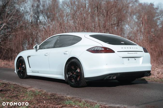 Porsche Panamera GTS - 8