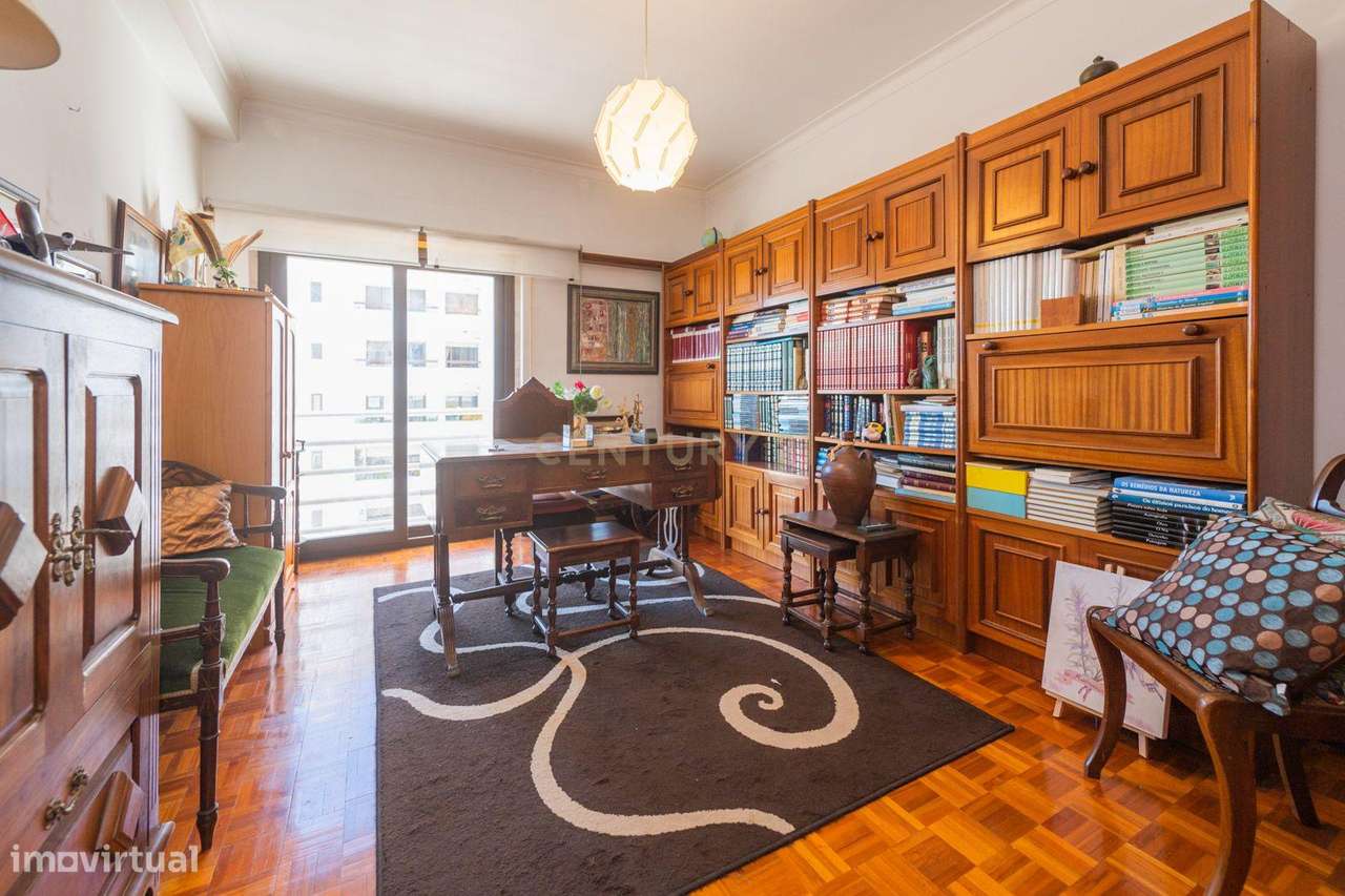 Excelente T4 c/Box | São Domingos de Rana-35