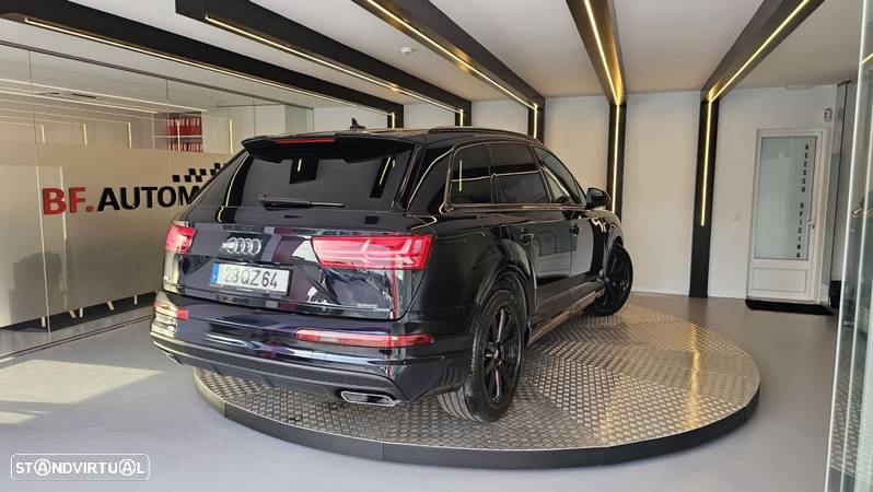 Audi Q7 3.0 TDi quattro S-line Tiptronic 7L - 4