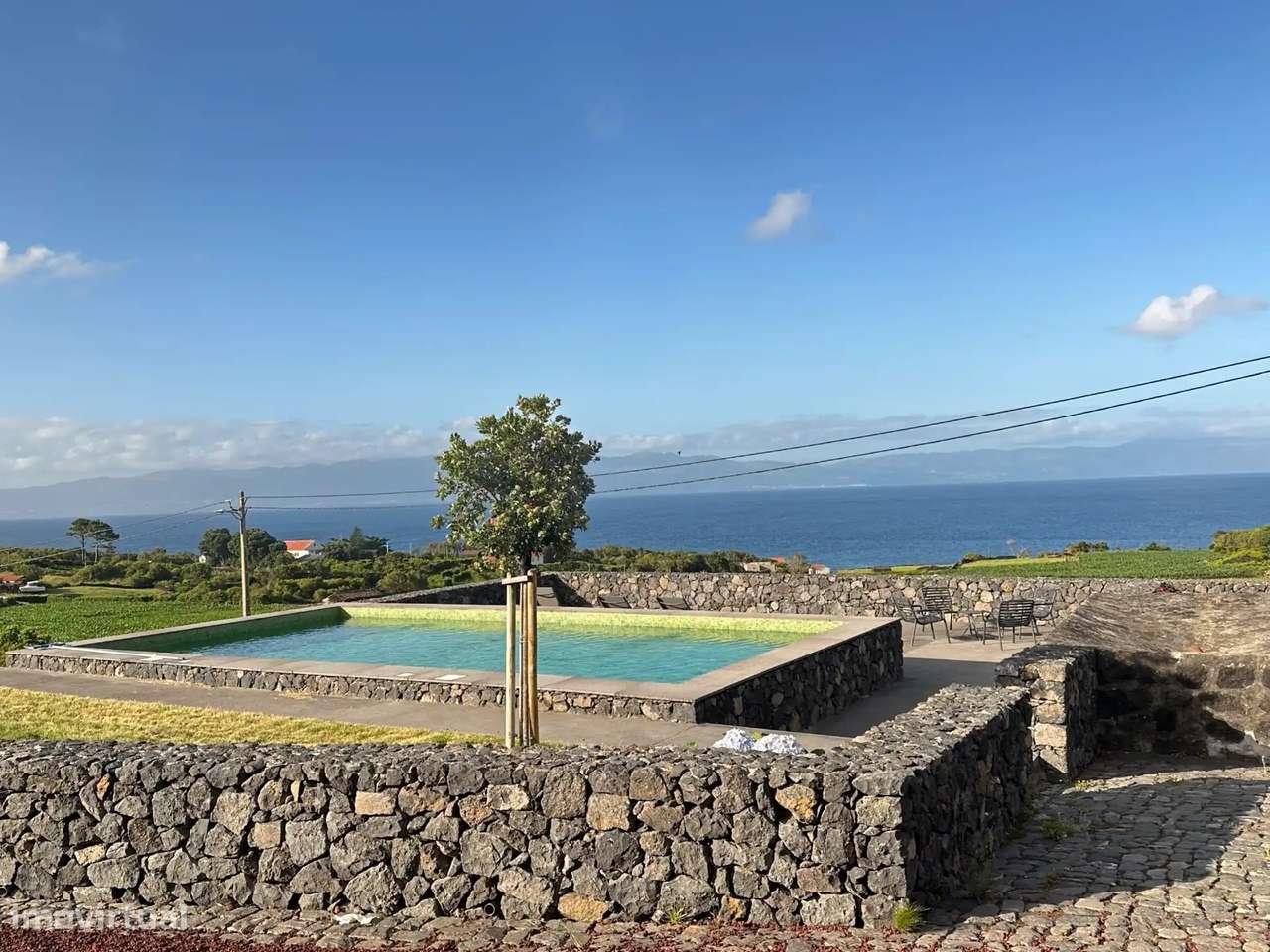 Moradia T3 contemporânea com jardim na Prainha, Ilha do Pico-30