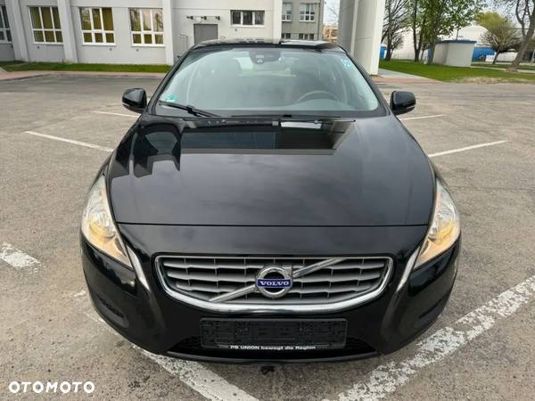 Volvo V60 T3 Momentum - 16