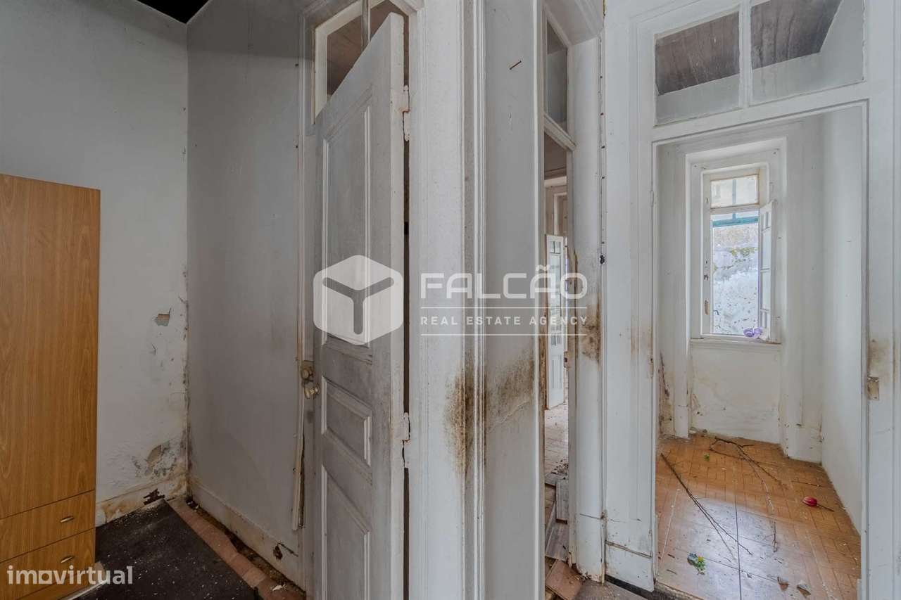 Moradia Devoluta T7 Venda em Santarém (Marvila), Santa Iria da Ribeira - Grande imagem: 2/32
