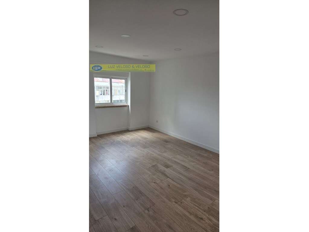 T2 Amadora REMODELADO, 2 frentes, 1 Marquise, 1 Varanda-22