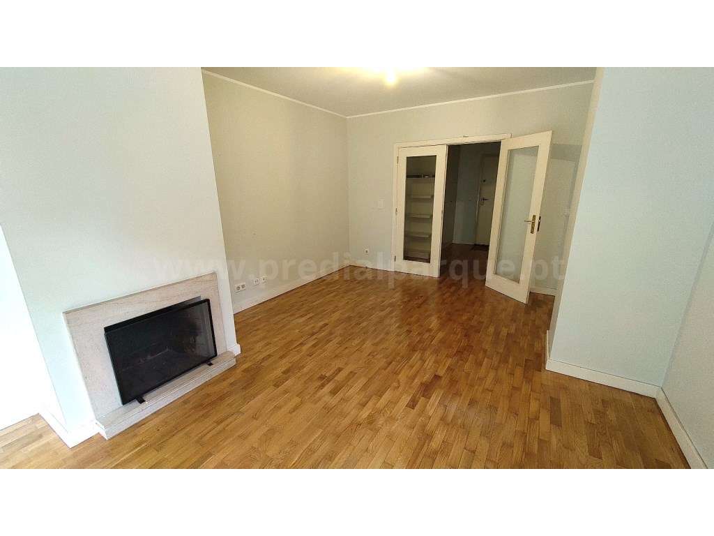 Apartamento T3 com 2 lugares de garagem, Fonte da Moura - Grande imagem: 2/21