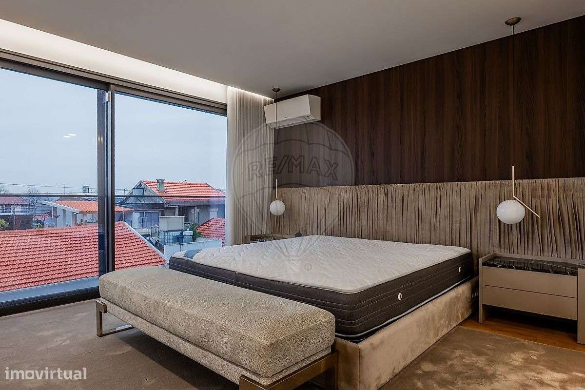 Moradia de Luxo T3+1 com Piscina Aquecida -300m da Praia em Matosinhos-19