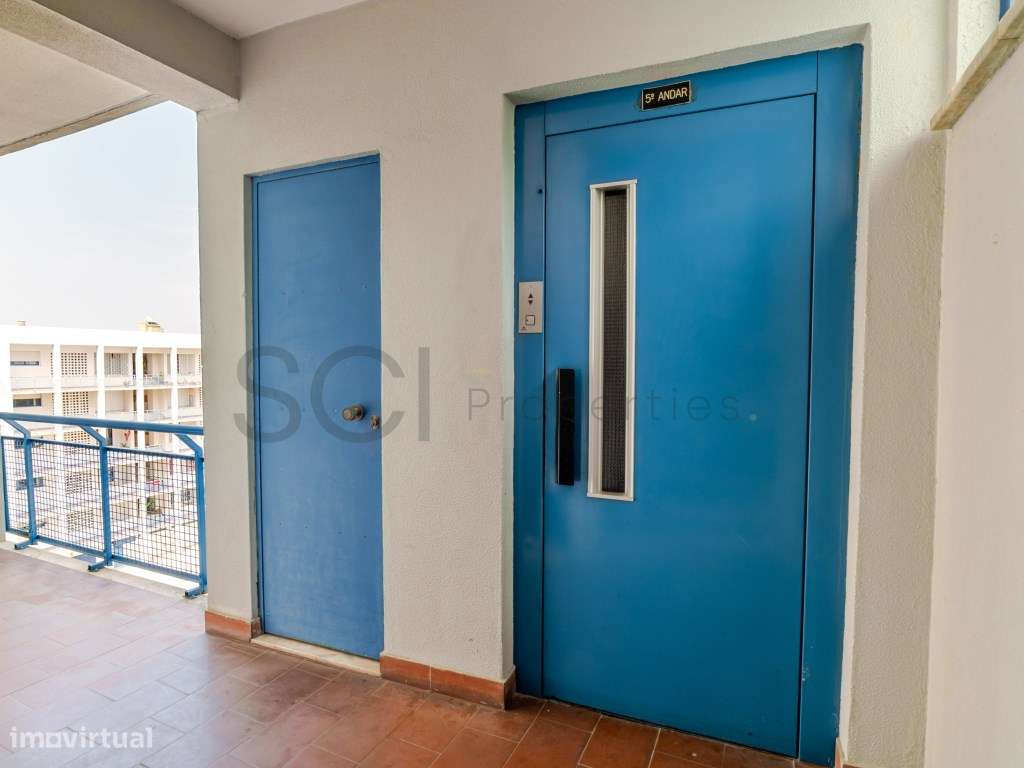 Apartamento T2 Totalmente Remodelado com Elevador - Barreiro-36