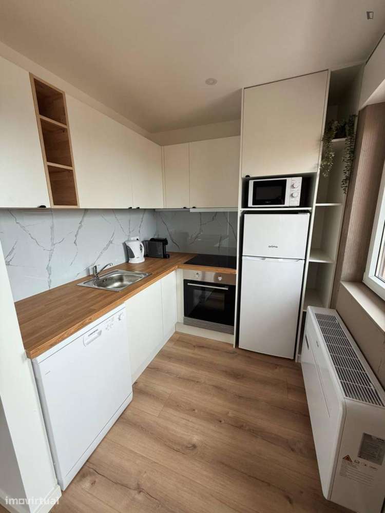 Apartamento com 1 quartos - localizado em Sé Porto - Grande imagem: 4/8