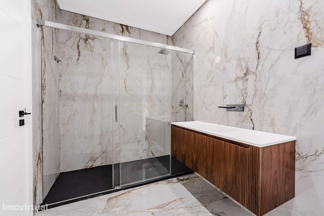 Moradia T3 Nova com Piscina em Palmela - Urbanização calma junto à A33-19