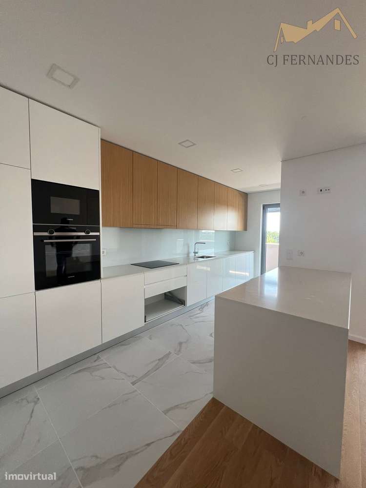 Apartamento T1 com varanda na Maia-0