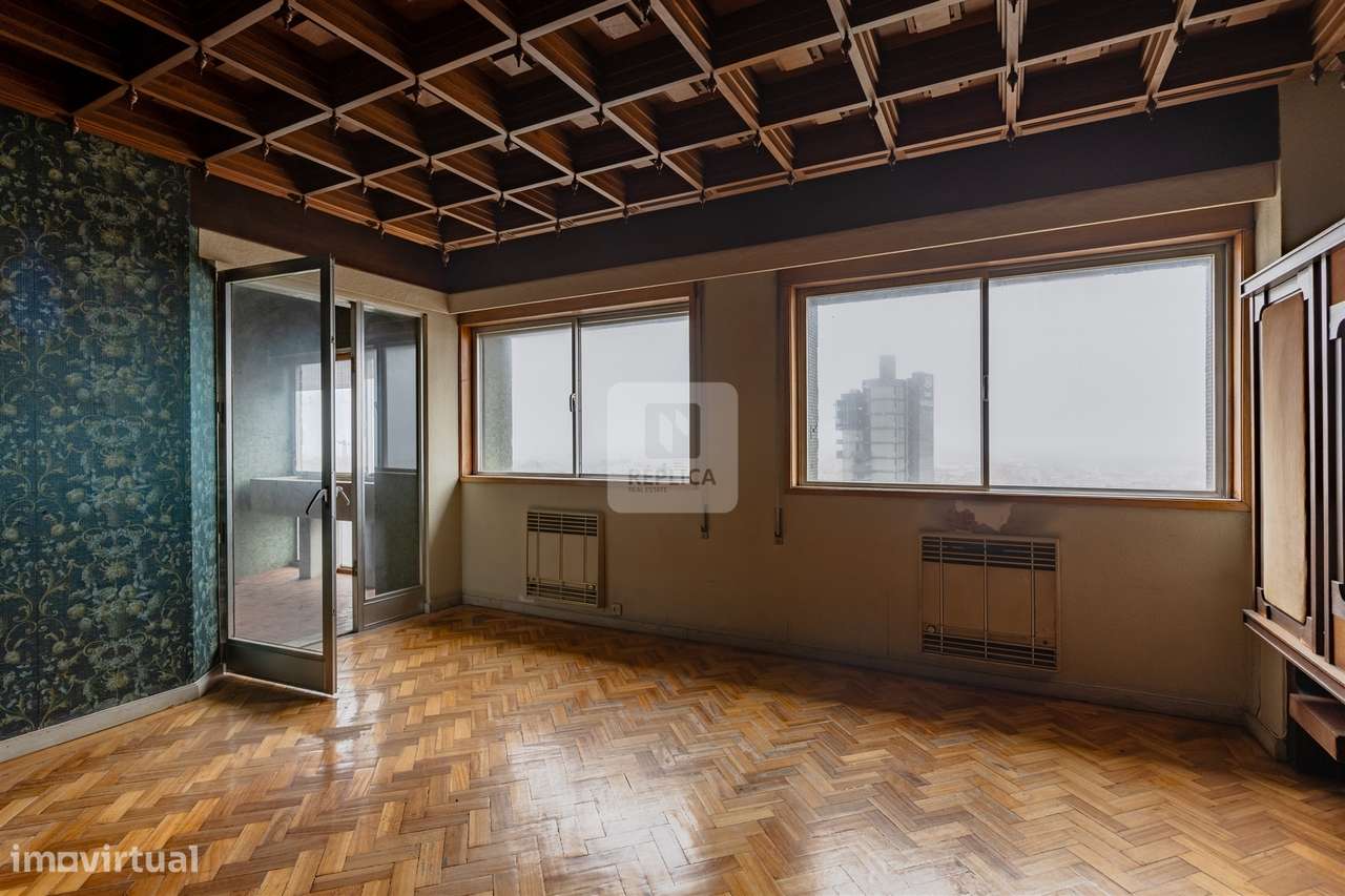 T5 junto Metro Trindade Porto | T5 para Remodelar Santo Ildefonso - Grande imagem: 3/42