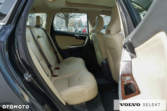 Volvo XC 60 - 38