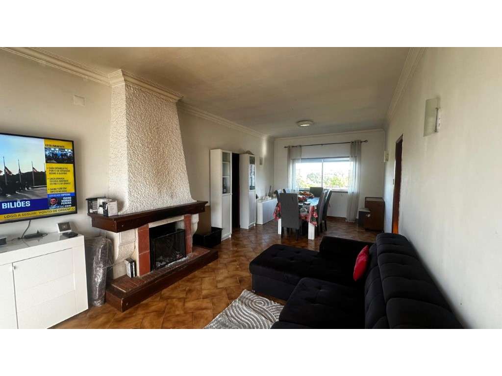 Vendese Quinta com Casa T4, Adega, Lagar e Terreno com Árvores de F...-4