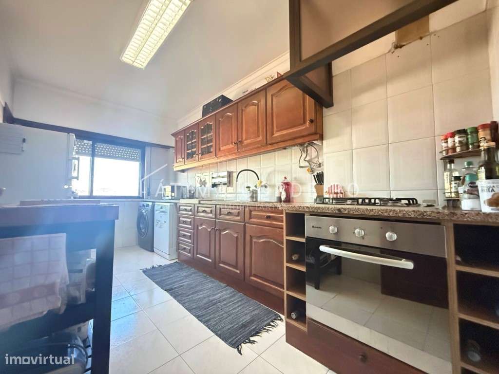 Excelente apartamento T2 com vista para a Serra de Sintra-7